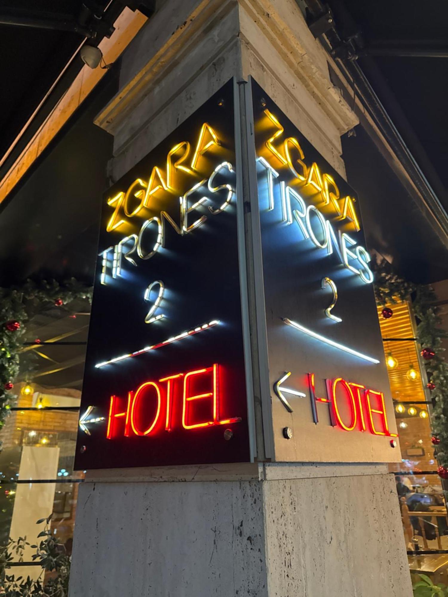 Hotel Tirona Tiran Dış mekan fotoğraf