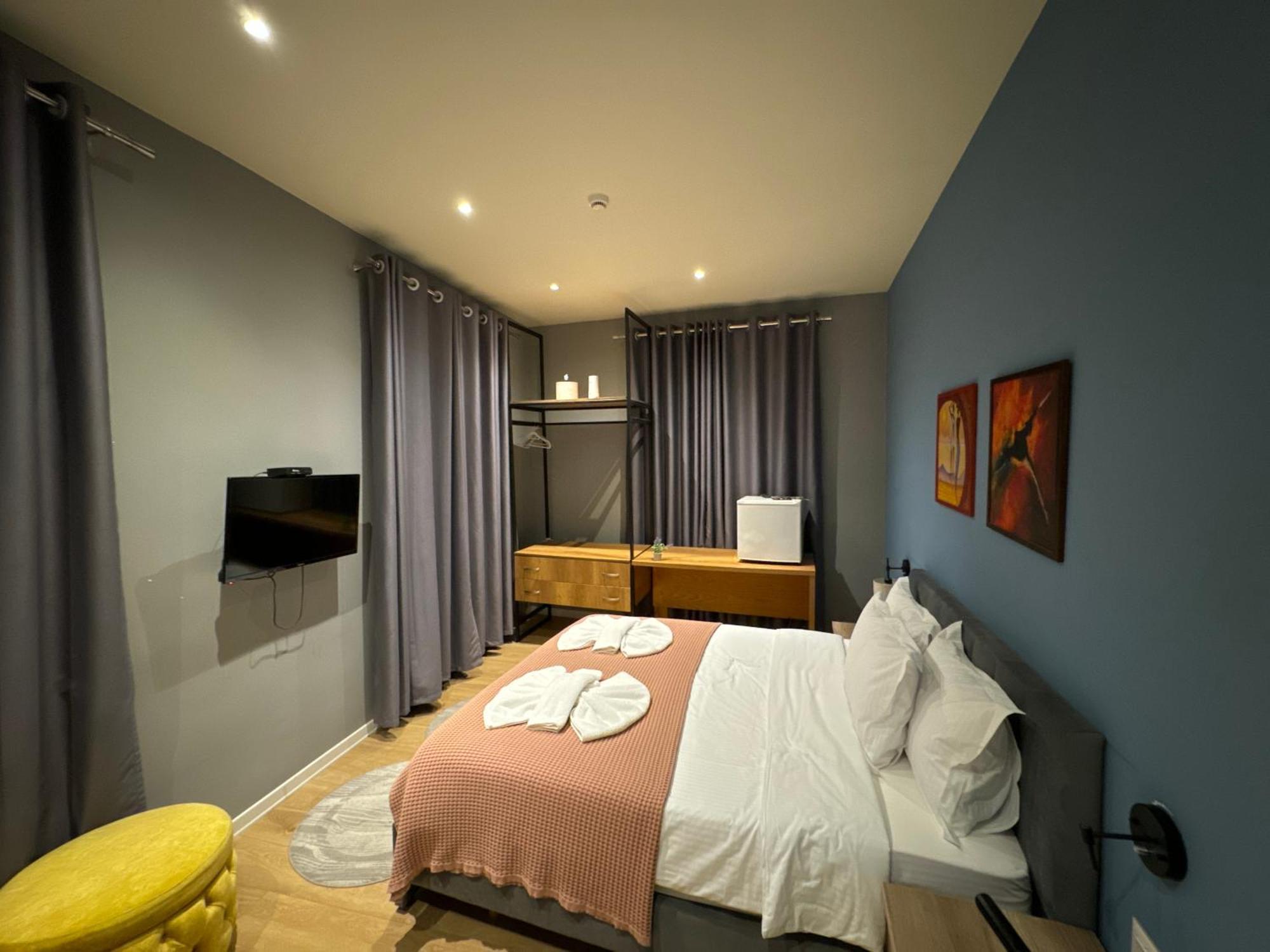 Hotel Tirona Tiran Dış mekan fotoğraf