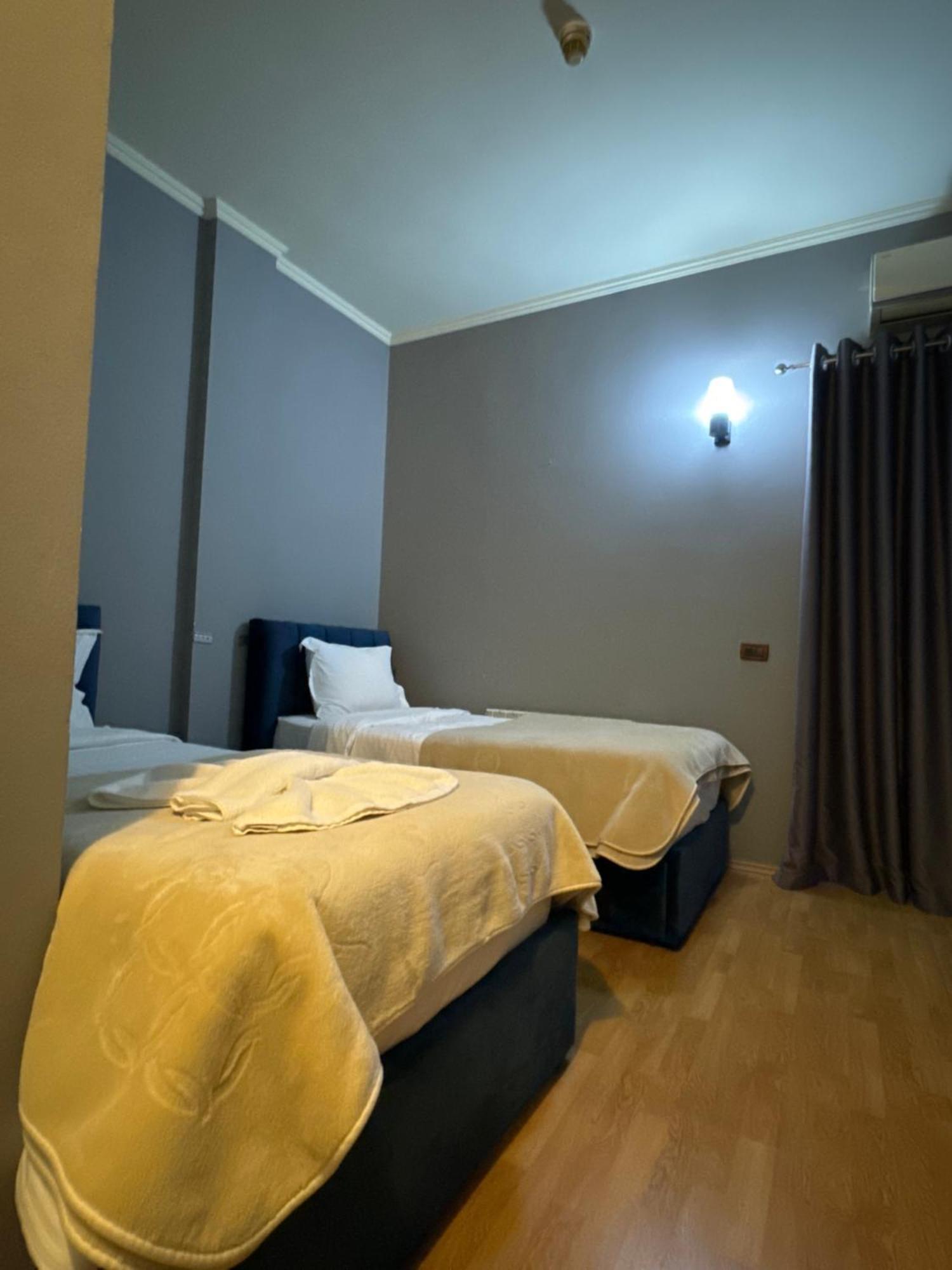 Hotel Tirona Tiran Dış mekan fotoğraf