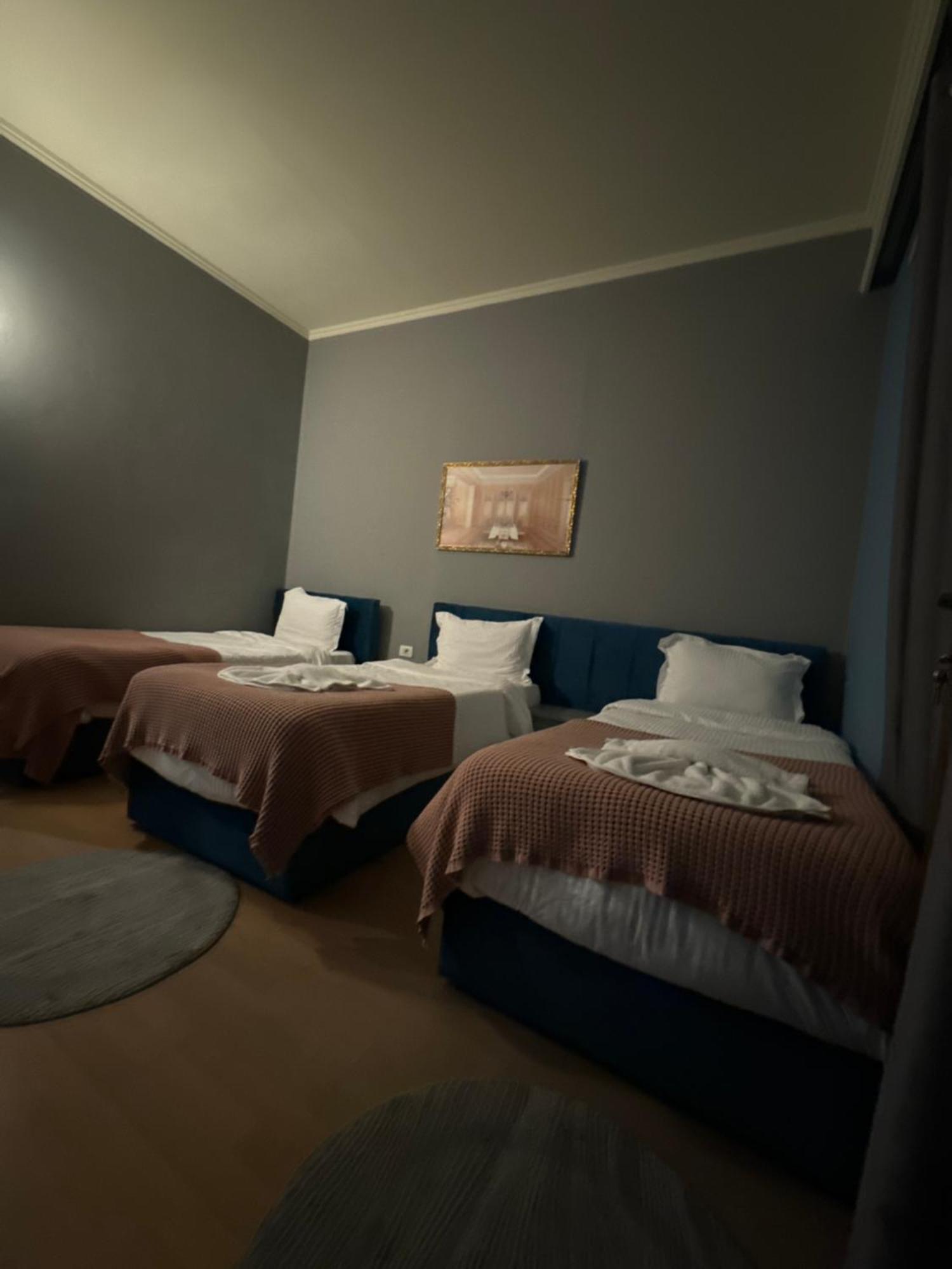 Hotel Tirona Tiran Dış mekan fotoğraf