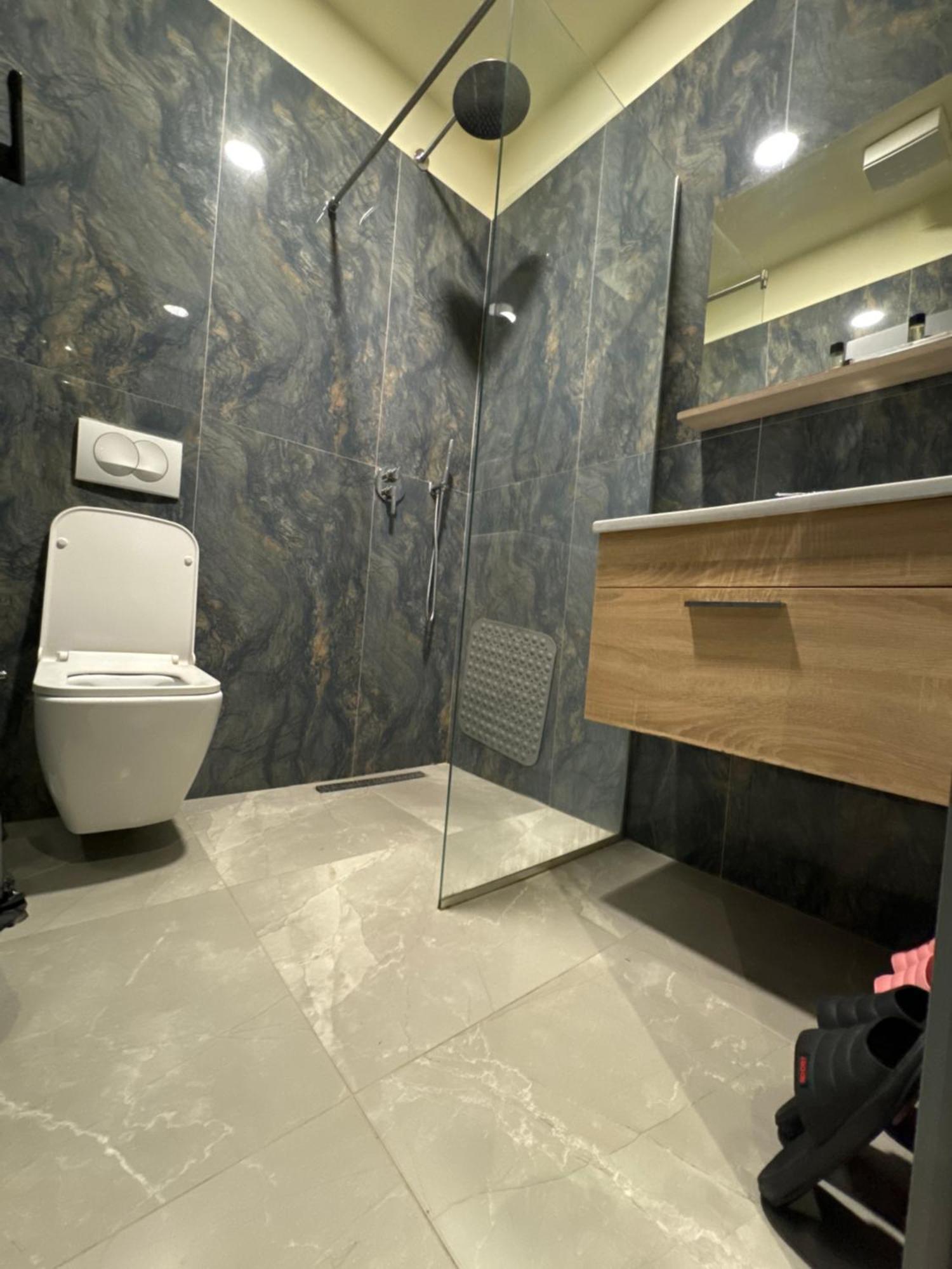 Hotel Tirona Tiran Dış mekan fotoğraf