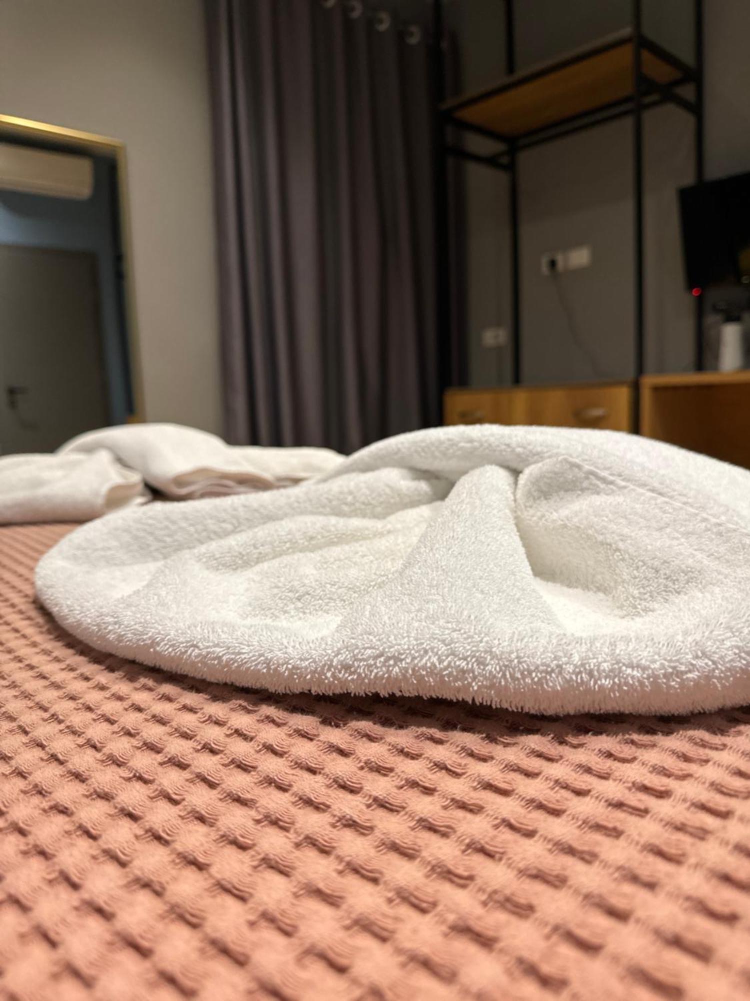 Hotel Tirona Tiran Dış mekan fotoğraf