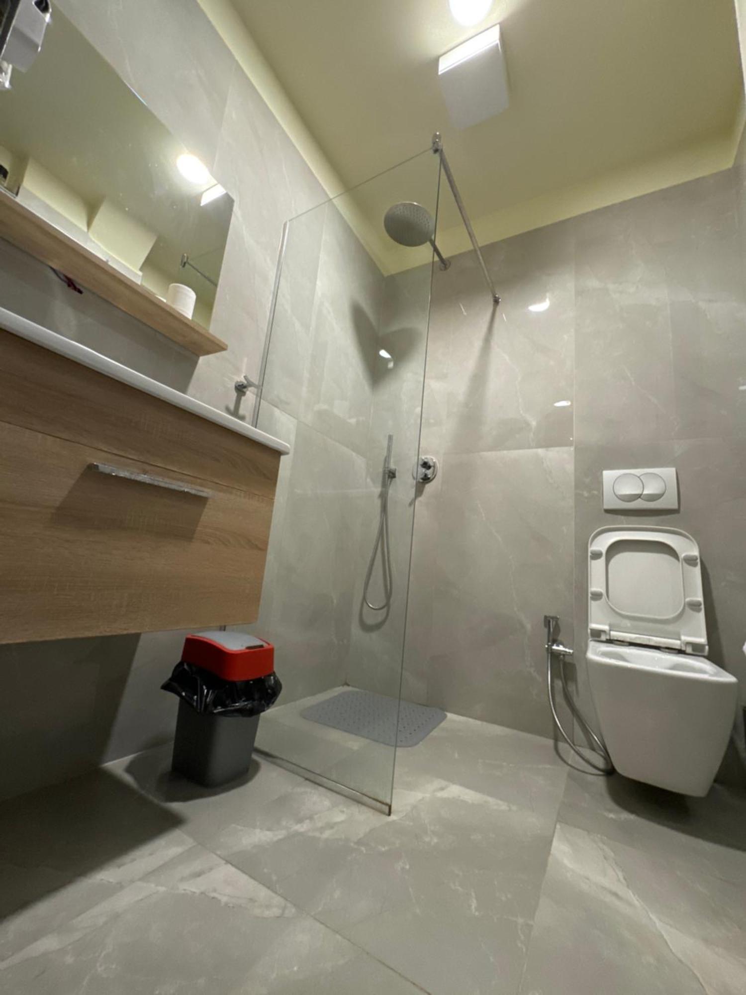 Hotel Tirona Tiran Dış mekan fotoğraf