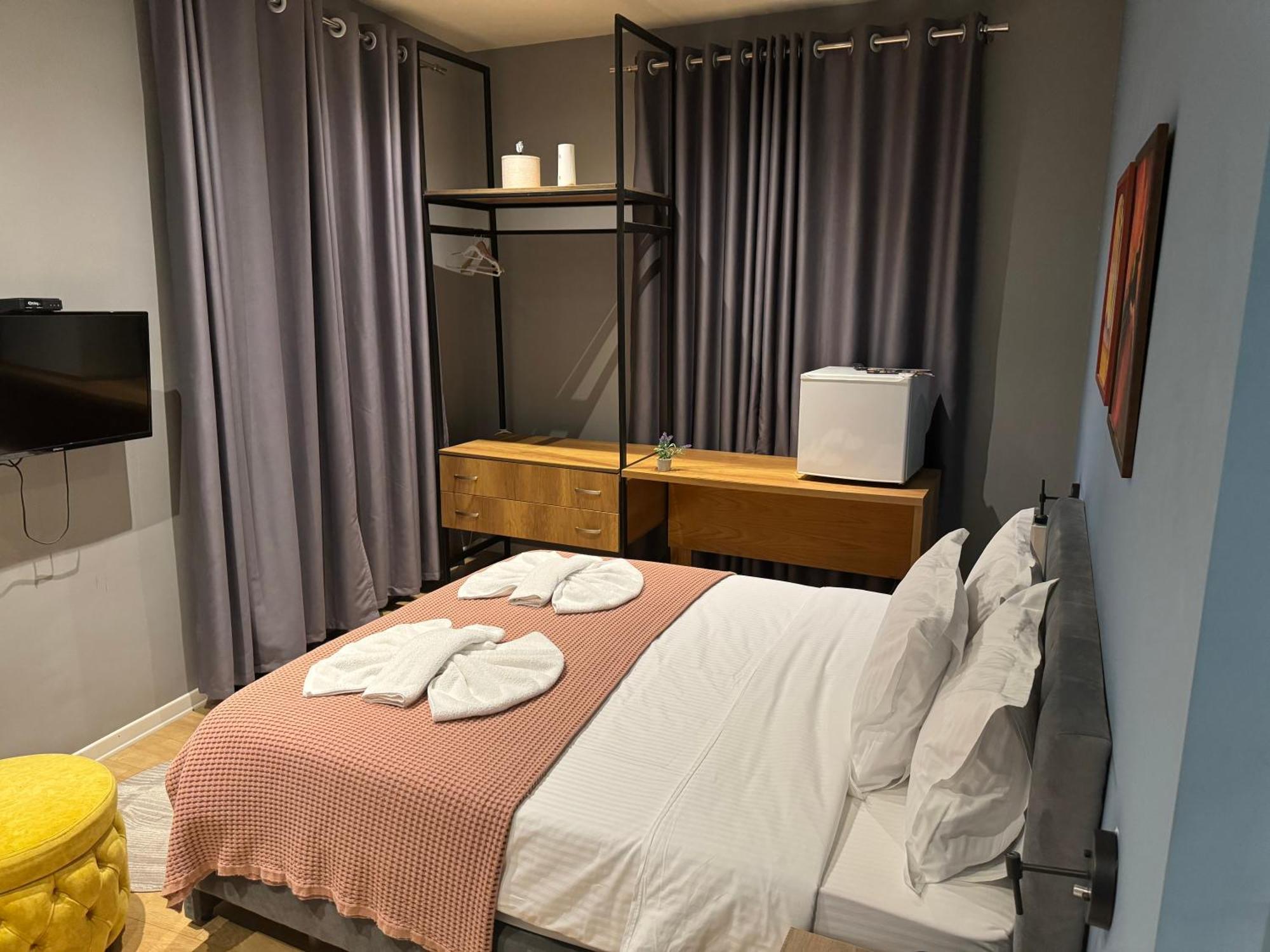 Hotel Tirona Tiran Dış mekan fotoğraf